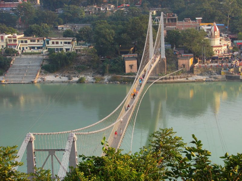 Ramjhula_-_bridge_over_the_Ganga